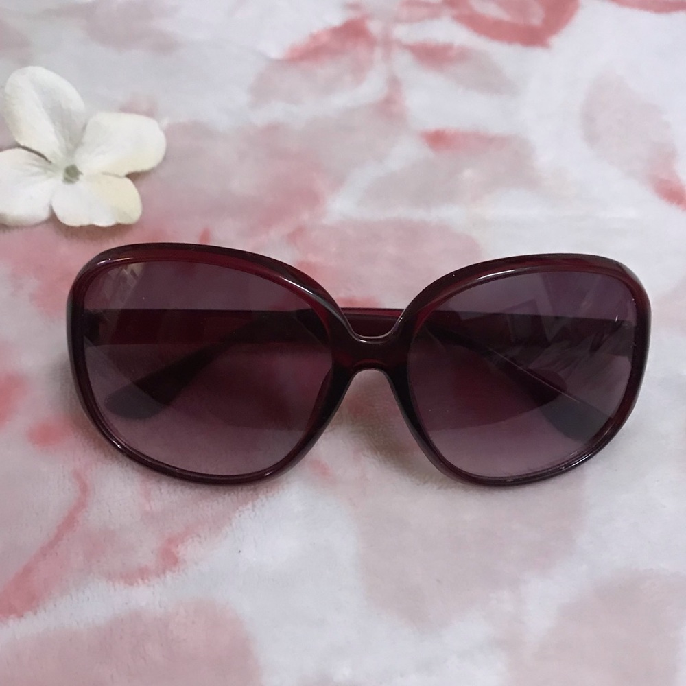 🕶 Oversized Sunglasses 💕